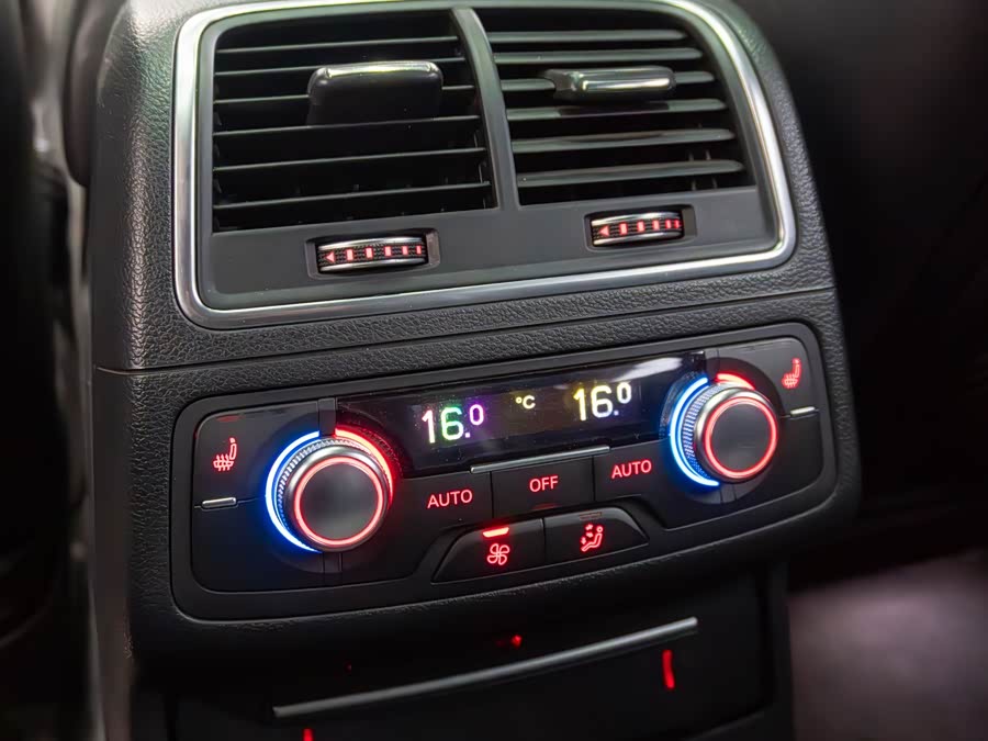 Audi RS 6 2017 صورة سيارة #18