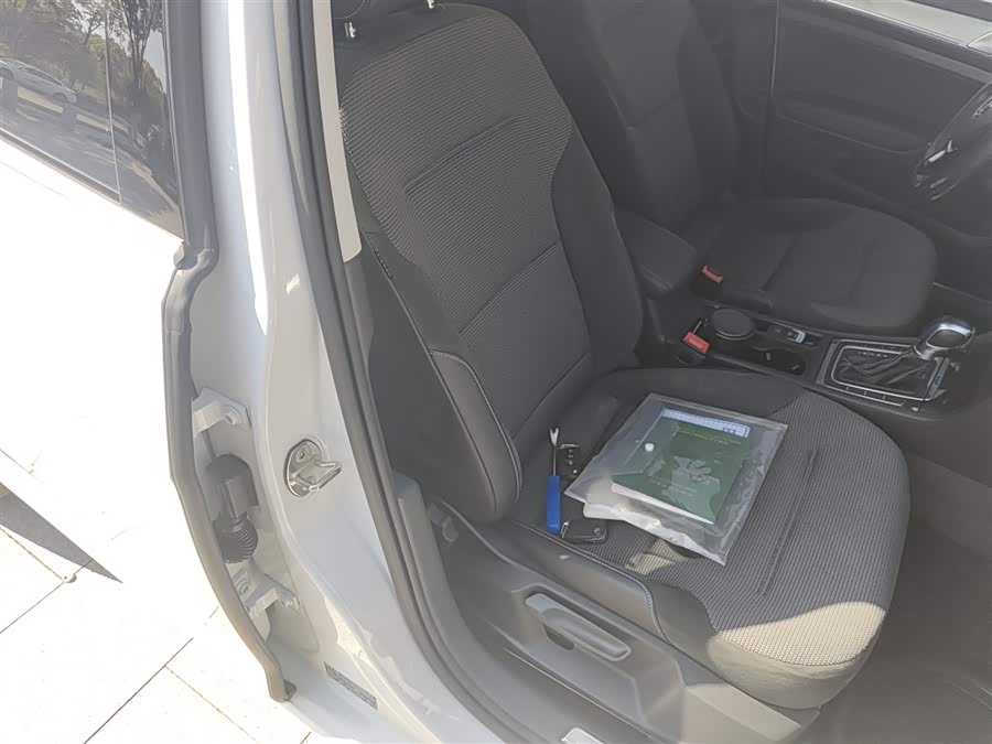 Volkswagen Golf Pure Electric 2020 imagen de coche #18