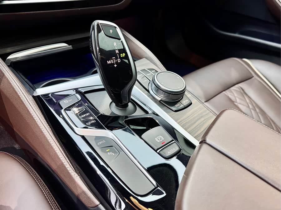 BMW 5 Series New Energy 2019 #18 BMW 5 Series New Energy 2019 car image #18