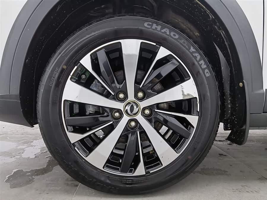 Forthing SX6 2018 car image #18