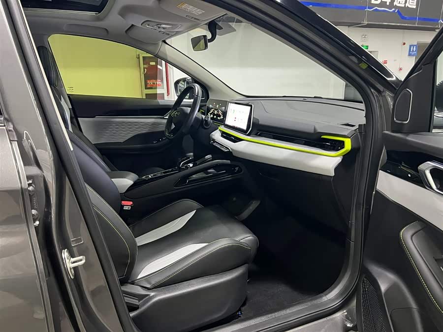 GEELY Coolray 2022 #18 GEELY Coolray 2022 car image #18