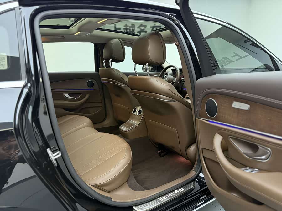 Mercedes-Benz E Class New Energy 2023 car image #18