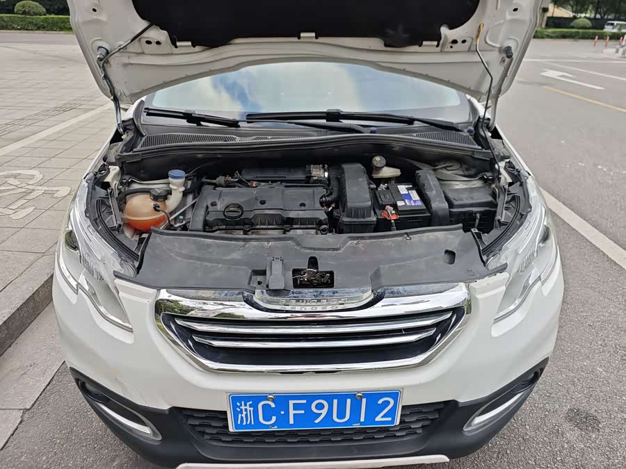 Peugeot 2008 2016 car image #18