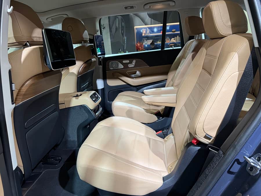 Mercedes-Benz GLS Class 2023 #18 Mercedes-Benz GLS Class 2023 car image #18