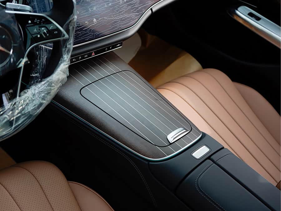Mercedes-Benz E Class New Energy 2025 car image #18