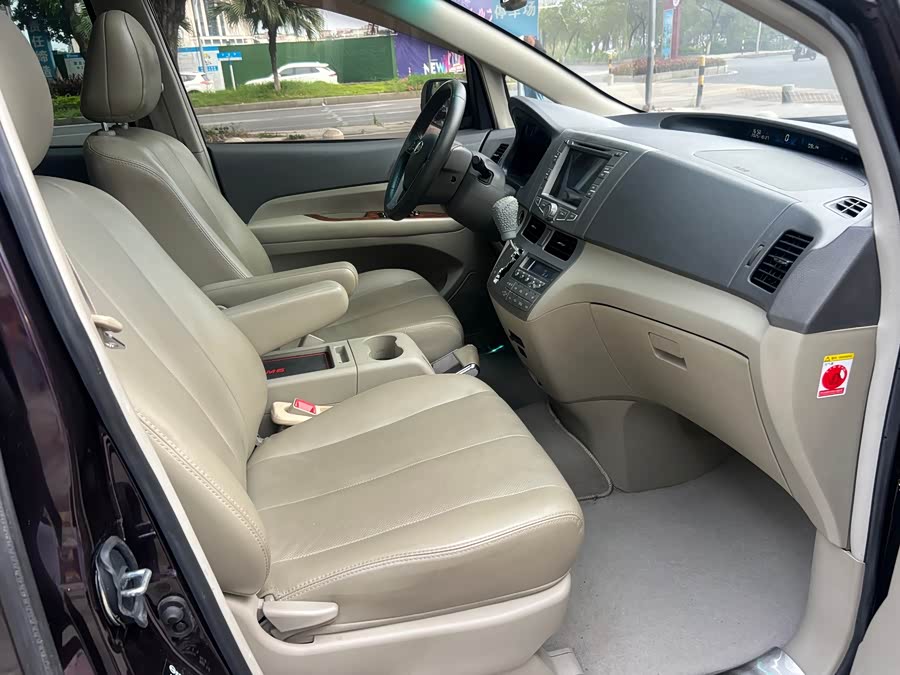 BYD M6 2015 car image #18