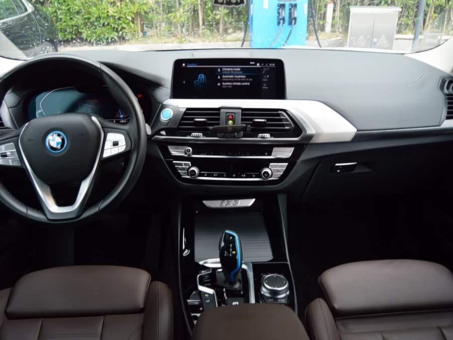 BMW iX3 2022 car image #18