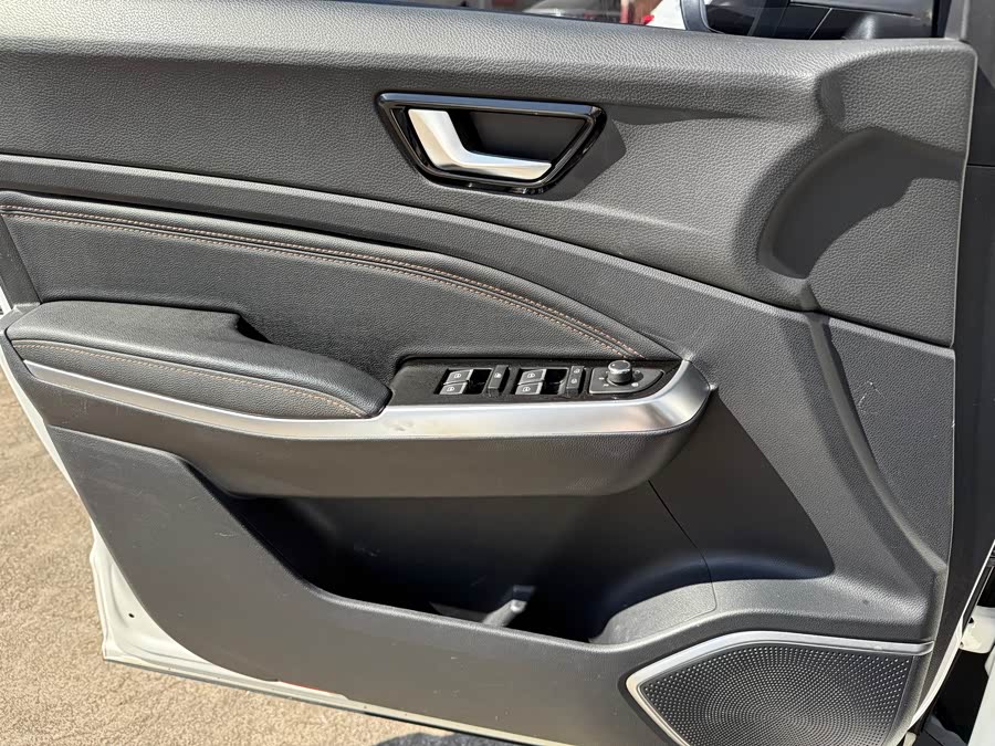 HongQi E-HS3 2019 car image #18