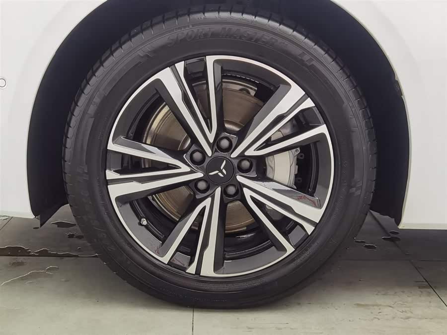 HongQi EH7 2024 #18 HongQi EH7 2024 car image #18