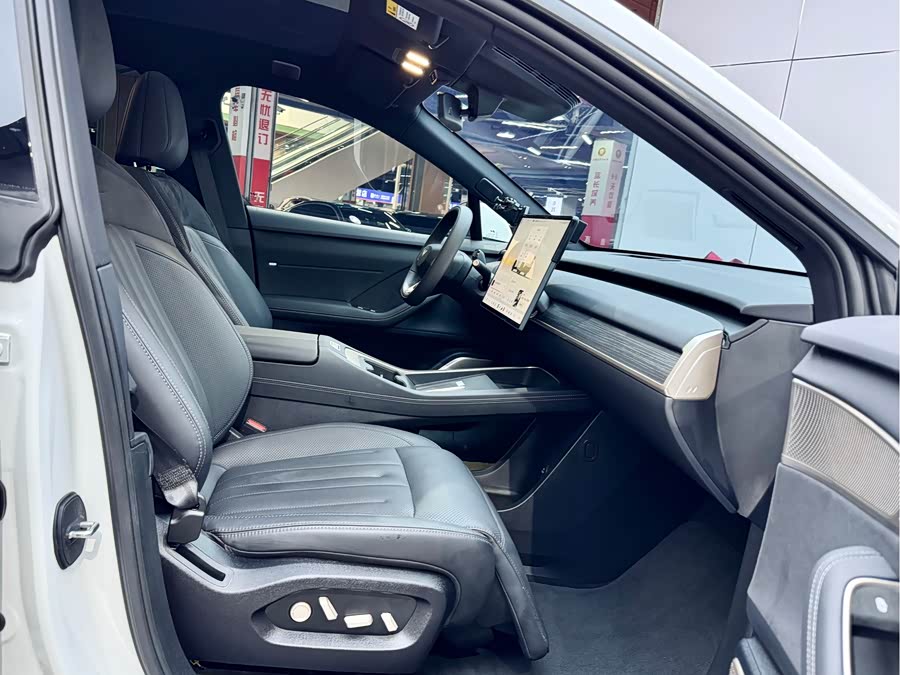 2024 car image #18