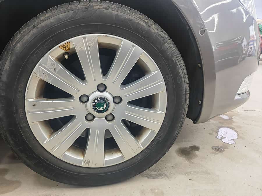 Skoda Superb 2012 imagen de coche #18