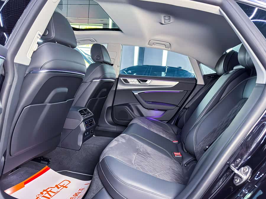 Audi A7L 2025 car image #18