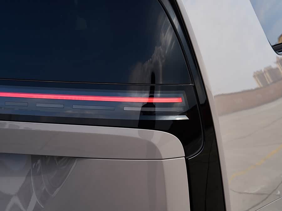 理想汽车 理想MEGA 2024 汽车图片 #18