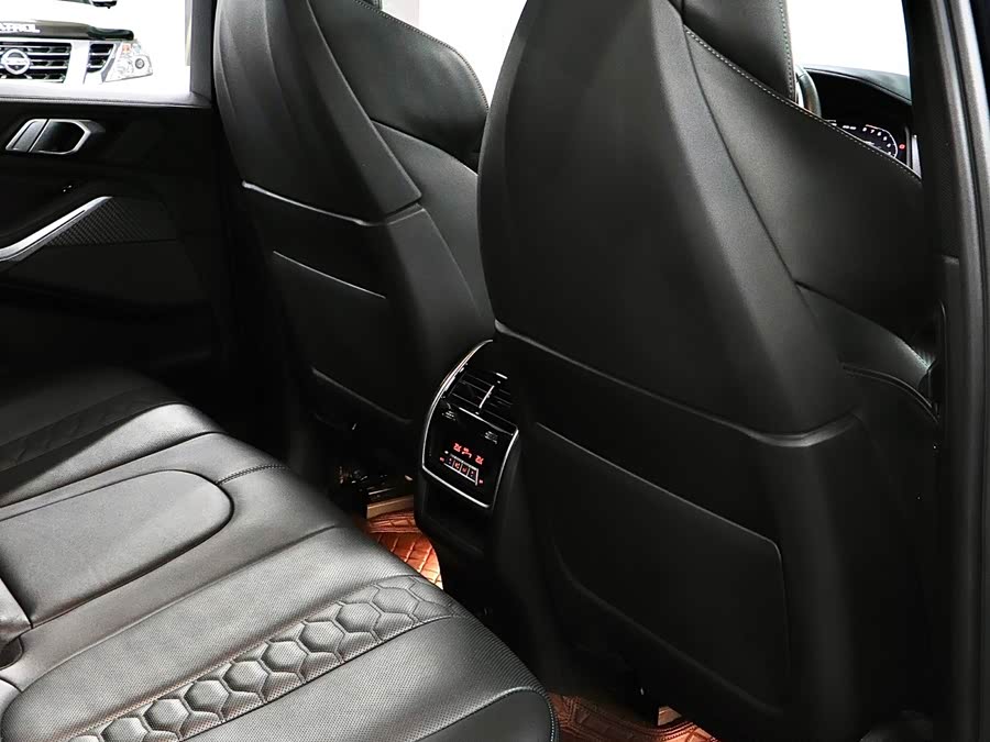 BMW X5 M 2022 car image #18