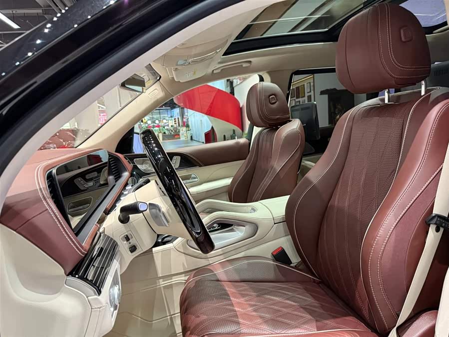 Mercedes-Benz Maybach GLS 2024 car image #18