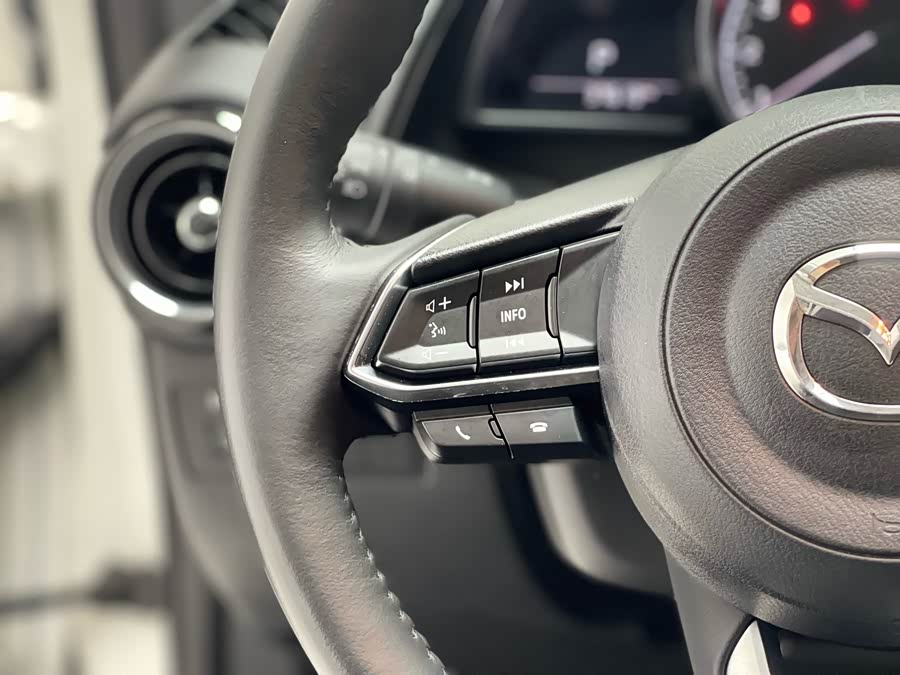 Mazda CX-3 2017 immagine di auto #18