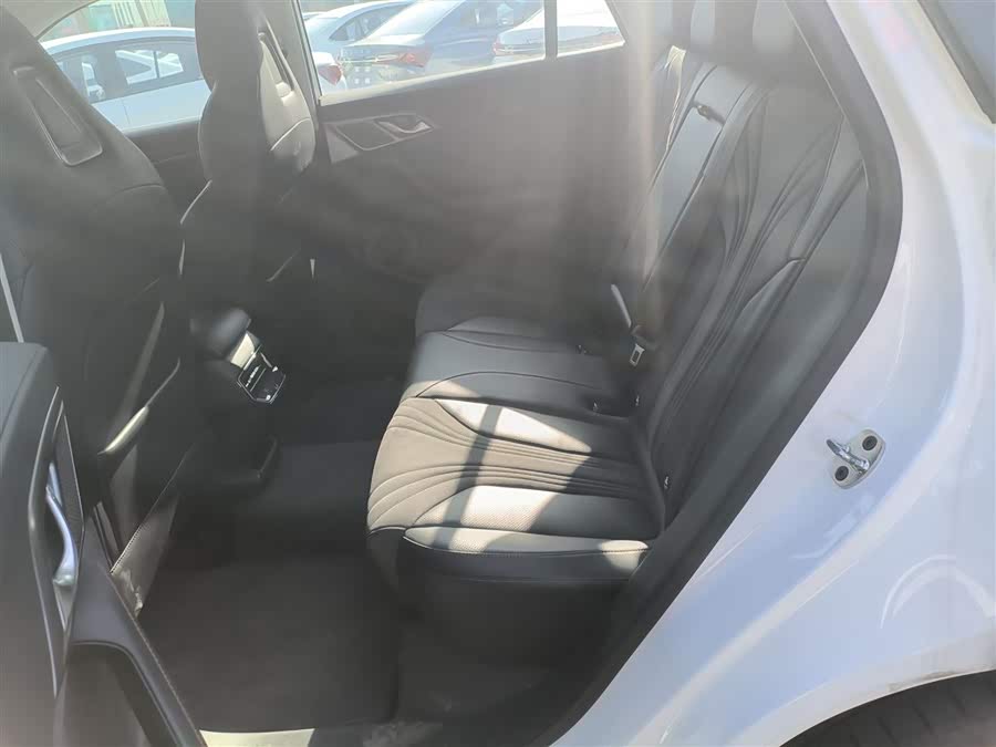 Roewe D5X DMH 2024 imagem de carro #18