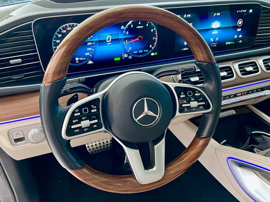 Mercedes-Benz GLS Class 2023 #18 Mercedes-Benz GLS Class 2023 car image #18