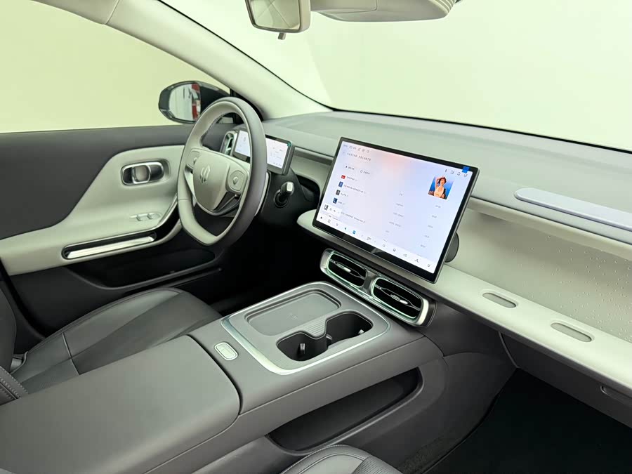 零跑汽车 零跑B01 2025 汽车图片 #18