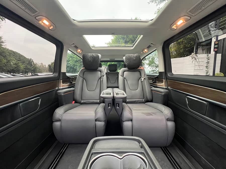 Mercedes-Benz V Class 2022 #18 Mercedes-Benz V Class 2022 car image #18