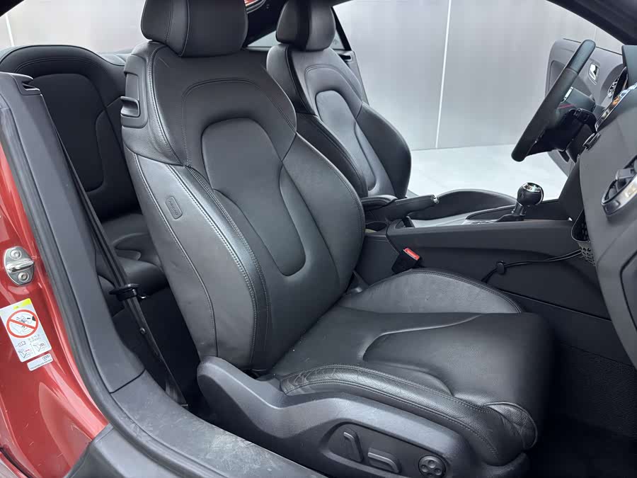 Audi TT 2015 car image #18