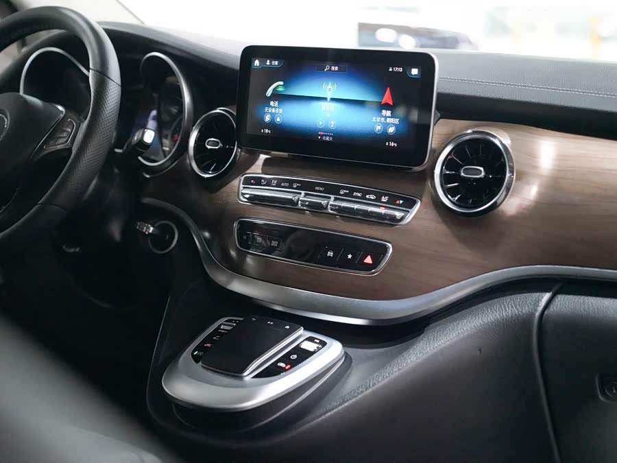 Mercedes-Benz V Class 2021 car image #18