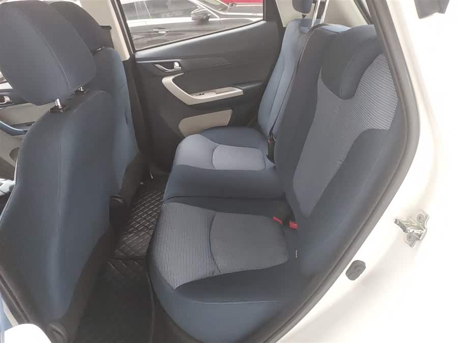 Changan BenBen E-Star 2023 car image #18