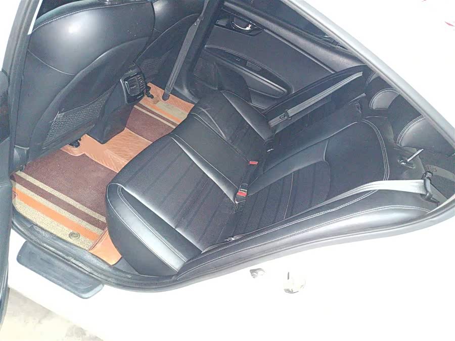 起亚 起亚K4 2015 汽车图片 #18