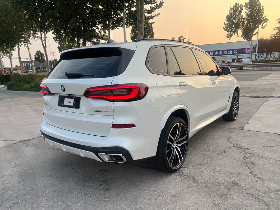 BMW X5 2022 car image #18