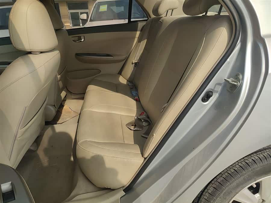 BYD L3 2014 car image #18