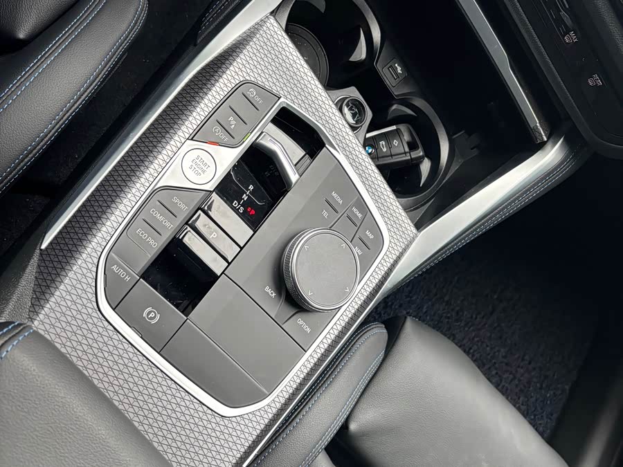 BMW M240i 2024 immagine di auto #18