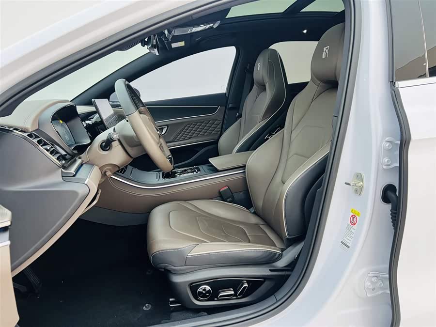 BYD Han 2022 immagine di auto #18
