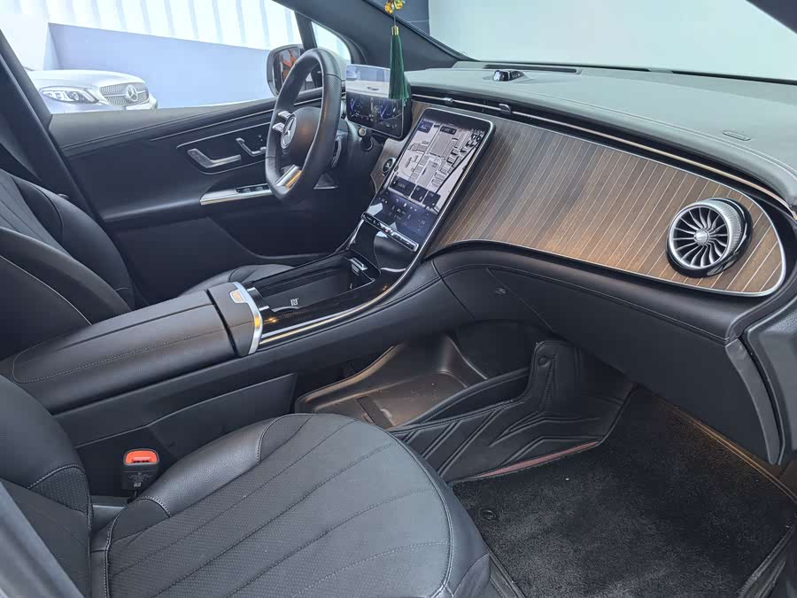 Mercedes-Benz EQE SUV 2023 car image #18