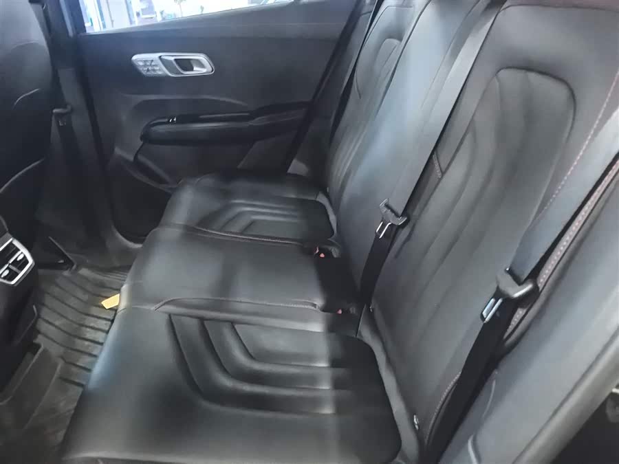 哪吒汽车 哪吒X 2023 汽车图片 #18