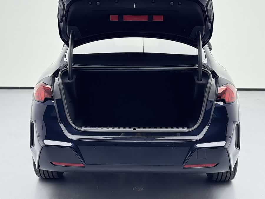 BMW 2 Series 2025 #18 BMW 2 Series 2025 car image #18