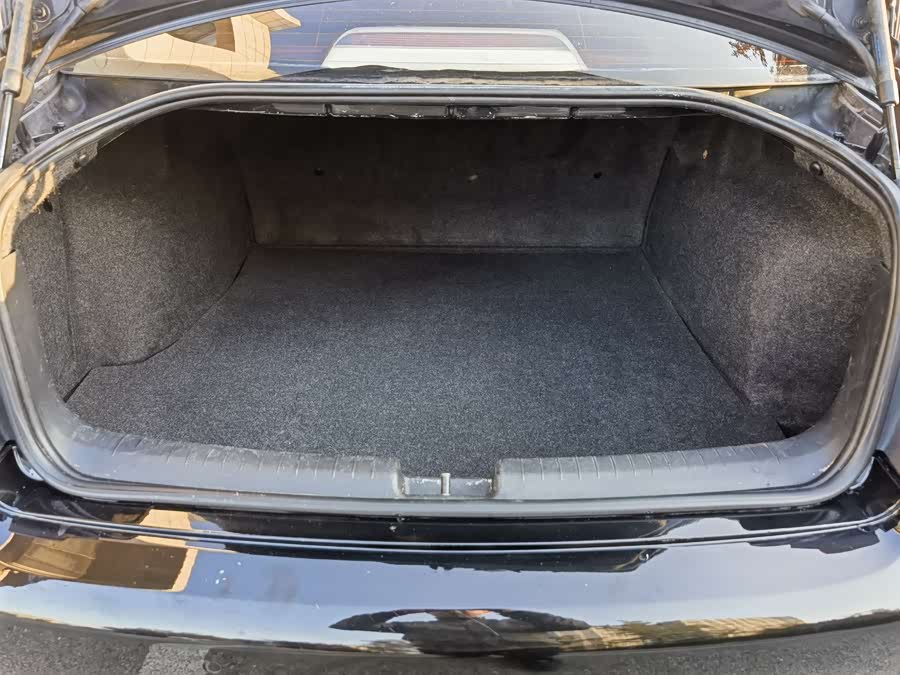 Volkswagen Passat Lingyu 2010 #18 Volkswagen Passat Lingyu 2010 car image #18