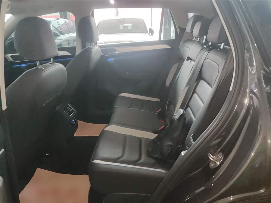 Volkswagen Tayron GTE 2022 car image #18