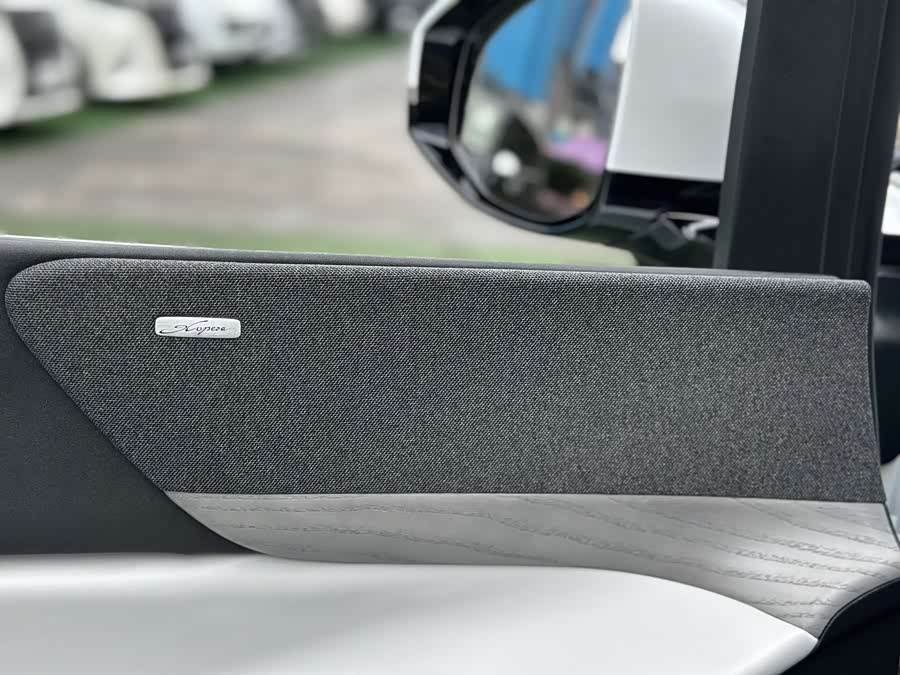 Xpeng X9 2024 immagine di auto #18