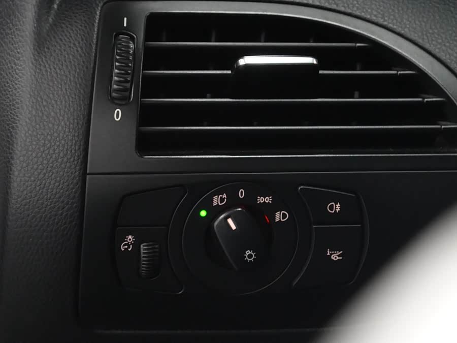 BMW M6 2008 car image #18