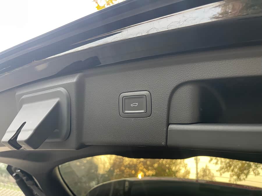 HongQi HS3 PHEV 2024 car image #18