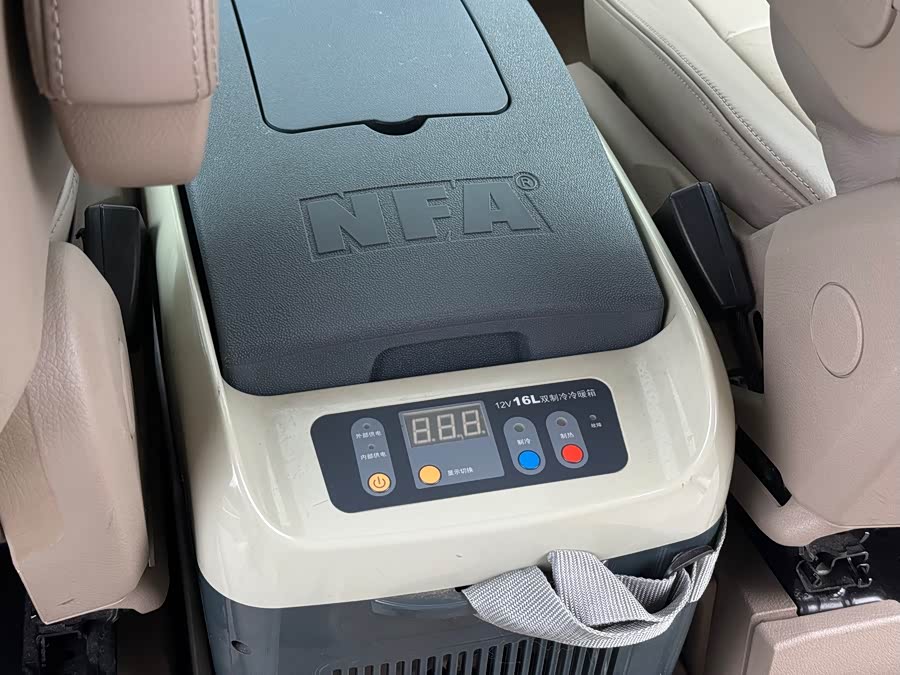 奔驰 唯雅诺 2013 #18 奔驰 唯雅诺 2013 汽车图片 #18