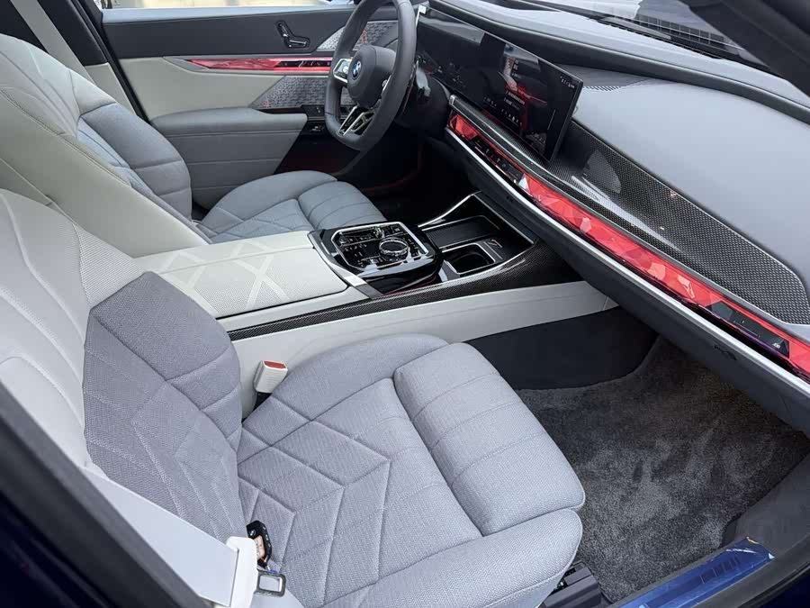 BMW M760Le #18 BMW M760Le car image #18