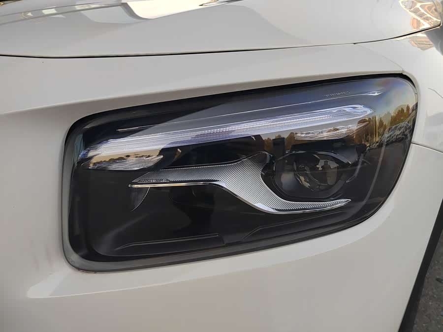 Mercedes-Benz GLB AMG 2025 imagen de coche #18