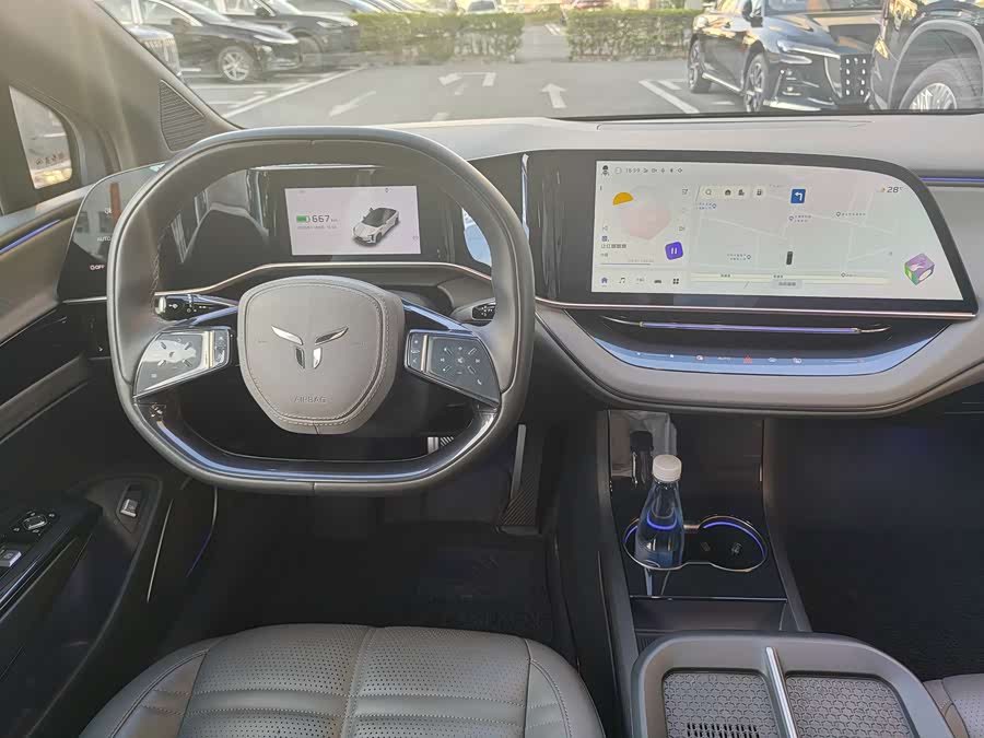 HongQi EH7 2024 #18 HongQi EH7 2024 car image #18