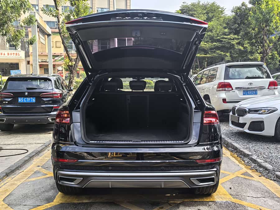 Audi Q8 2020 immagine di auto #18