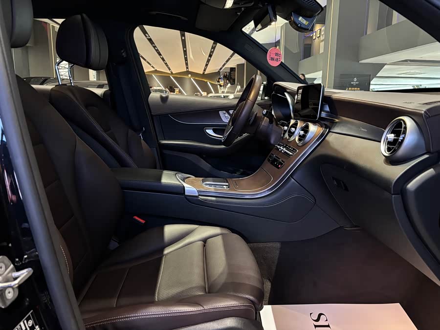 Mercedes-Benz GLC Class 2021 immagine di auto #18