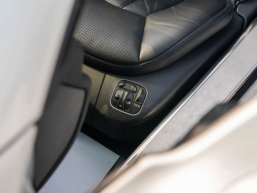 Mercedes-Benz SL AMG 2009 car image #18