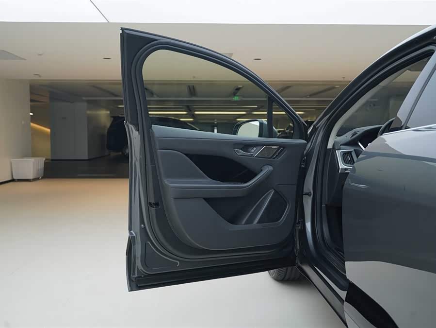 2020 #18 2020 car image #18
