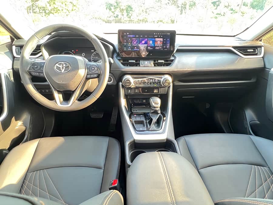 Toyota RAV4 2025 car image #18