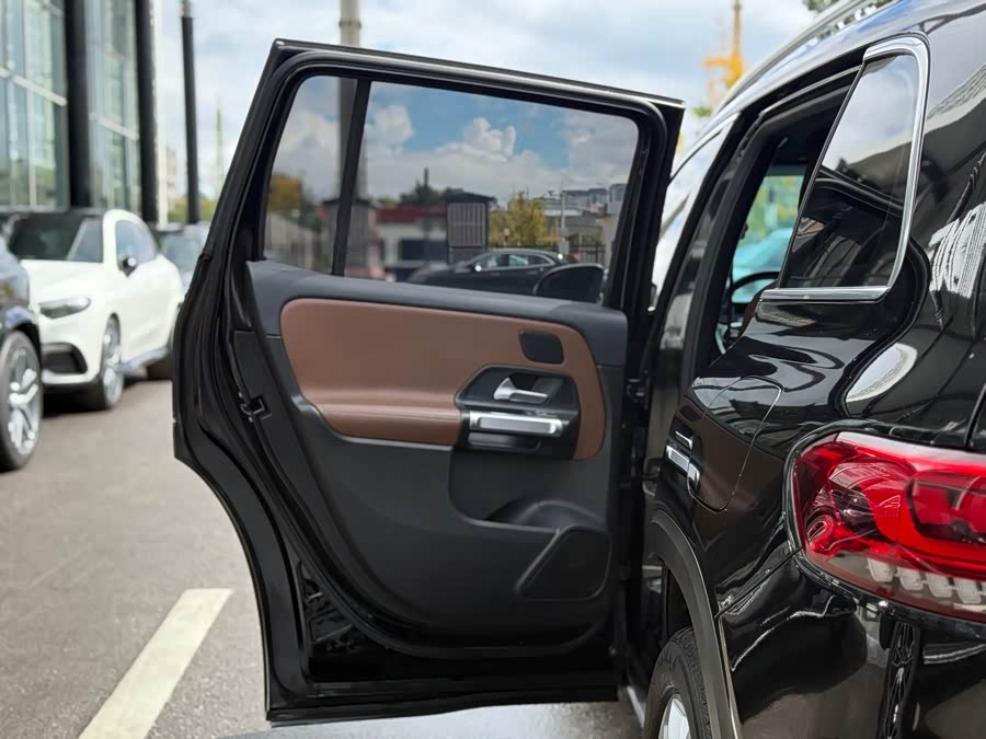 Mercedes-Benz GLB Class 2020 immagine di auto #18